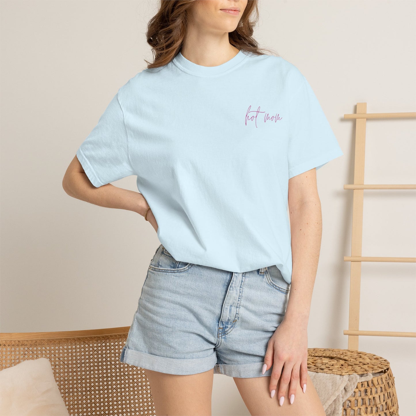 Hot Mom 'Mommin' It Up' T-Shirt
